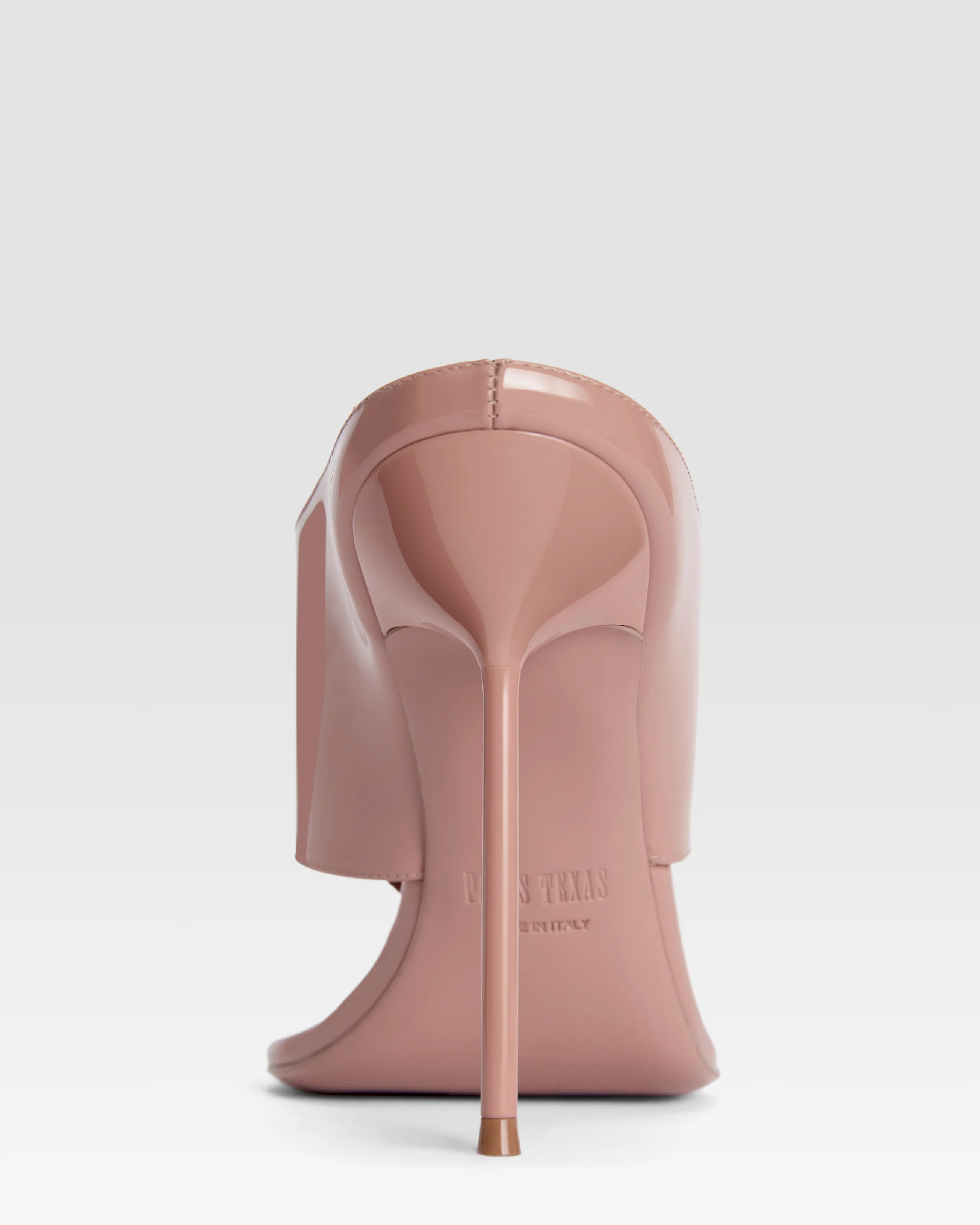 Thong mules in Texas rose patent leather - Image 4